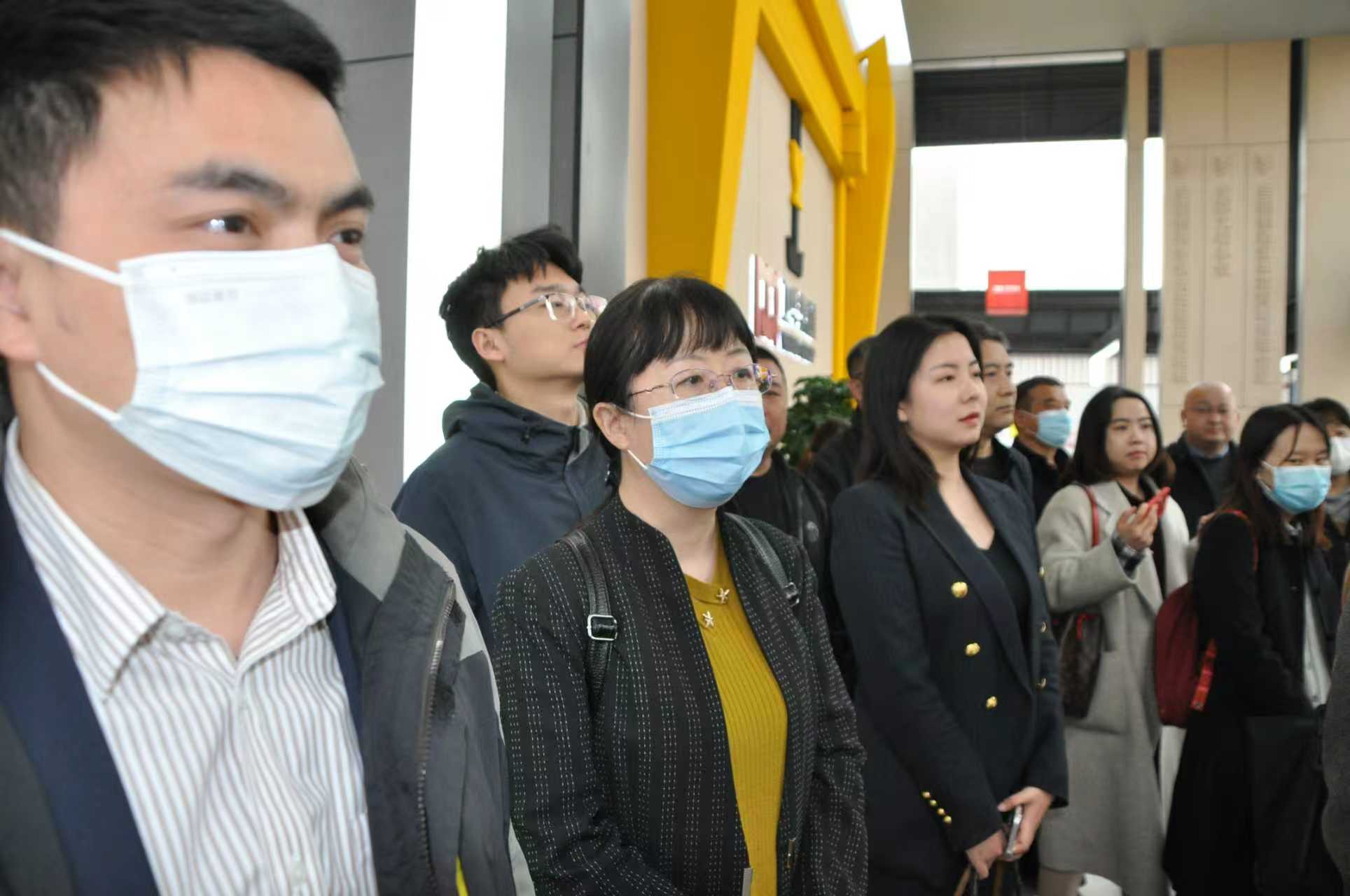 机工智库走进长垣龙头宣介智能起重机方案